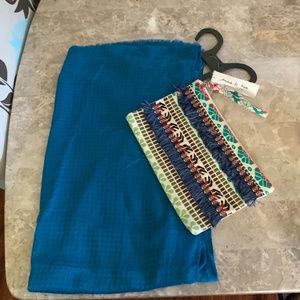 NWT ANNA & AVA Scarf & Attractive Cosmetics Purse